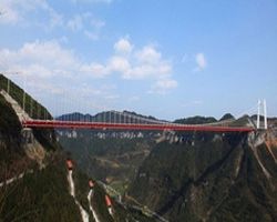 мост в горах Китая