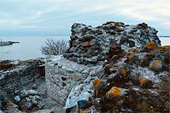 Развалины крепости в Виртсу Эстония