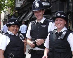 полицейские в Лондоне