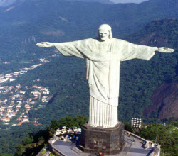 статуя Христа в Лиме